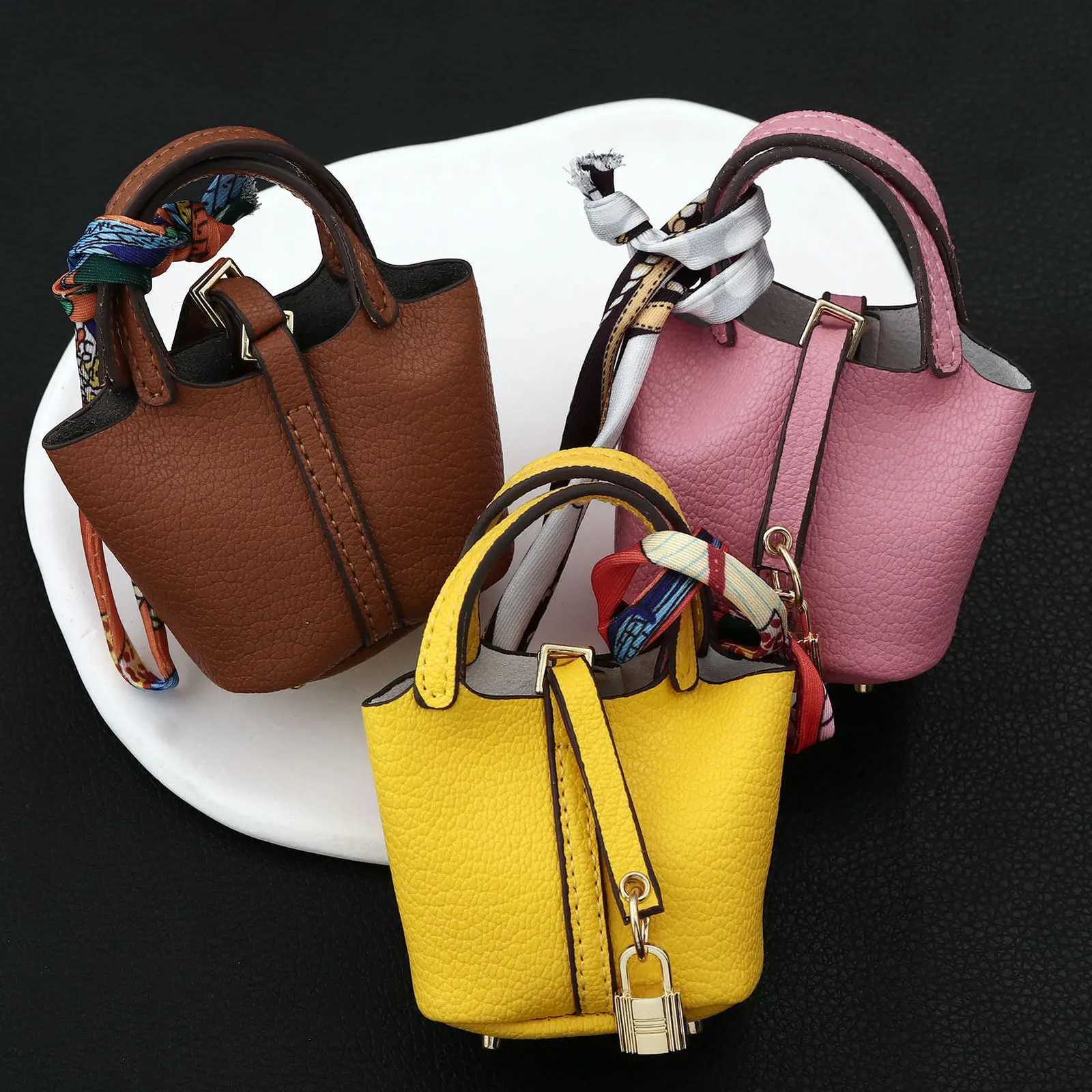 Mini Cute Basket Bag Pendant Leather Car Keychain Pendants Fashion Bluetooth Earphone Bag Small items Handbag Creative Gifts W251021