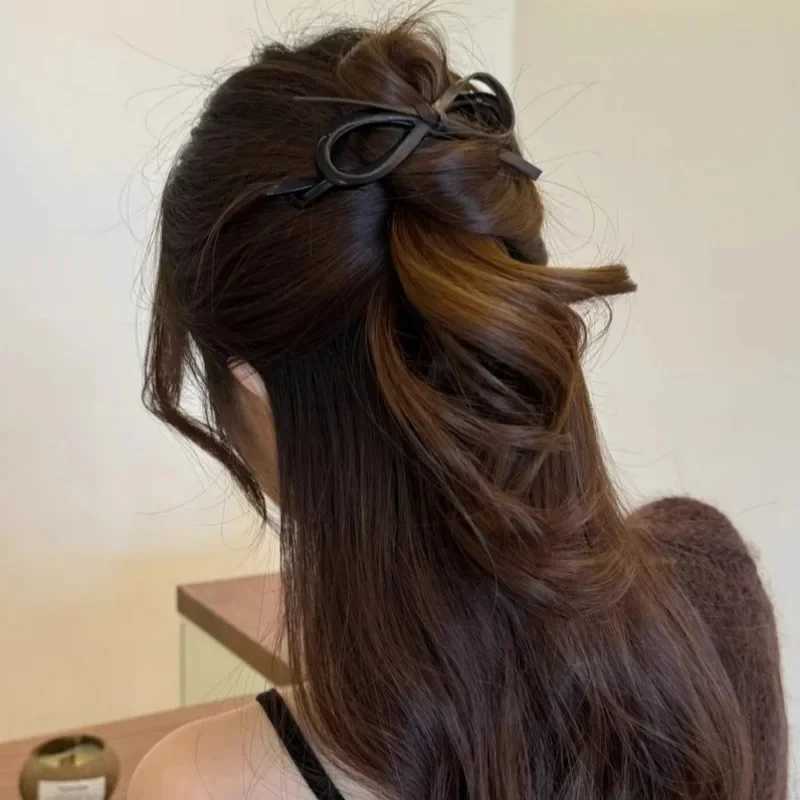 Bow Leather Hair Clips Korean Leopard Twist Clip Sweet Simple Women Plastic Hairpin Vintage Hairgrips Elegant Hair AccessoriesW254021