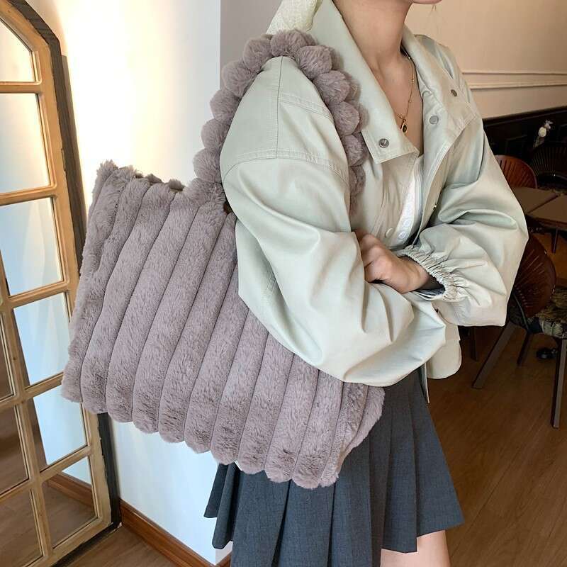 INS Autumn Winter New Plush Fashion Versatile Large Capacity Tote Handbag Shoulder Women's Bag