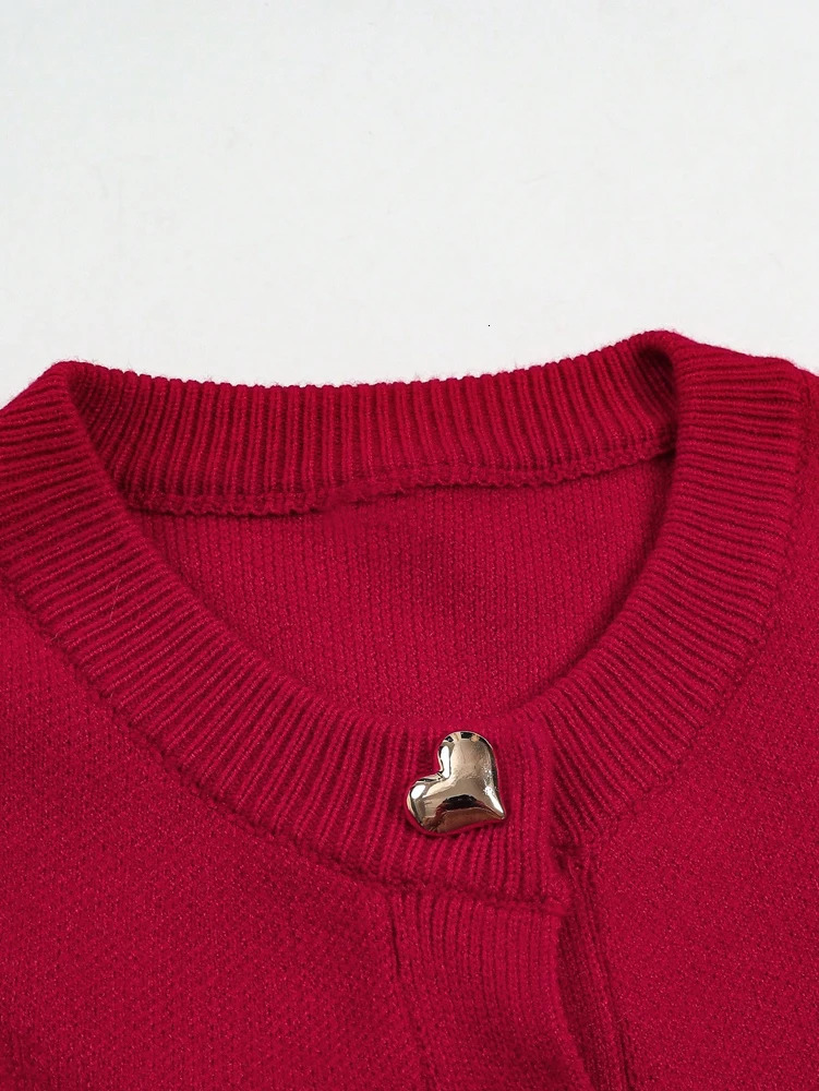 AutumnWinter Arrivals y Fashion n HeartShaped Metal Buckle Cardigan Elegant and Versatile Knitwear Top for Women 251017