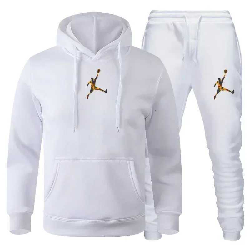 A twopiece set of mens sportswear hooded sweatshirts and sweatpants for the 2025 autumn and winter season as well as X251021