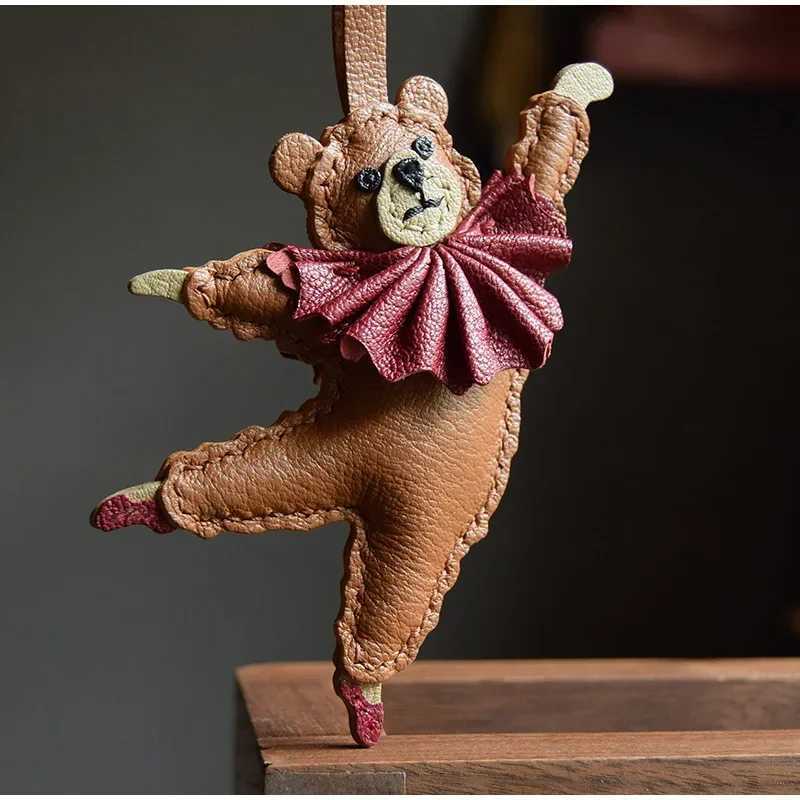 Handmade Genuine Leather Bag Pendant Accessories Cute animal Dogcat Hangings Keychain Bag Charms Cute Animal Bag Decorations W251021