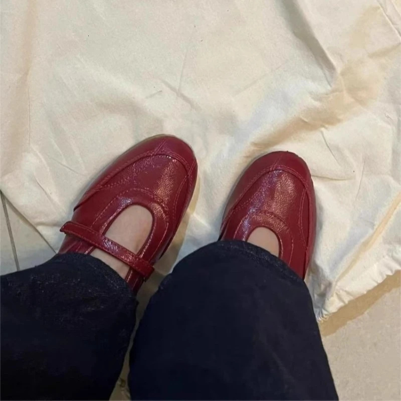 Vintage French Woman Shoe Spring Round Flat Shoes Fashion Mary Jane Shoes Versatile Women Casual Shoes Anti Slip Ballet Shoe 251021