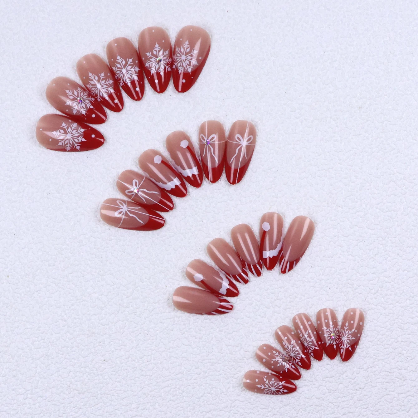 24PCS Red French Pointed Nails Christmas Fake Nails With Snowflake Christmas Hat Artificially Adhered To The Nails 251014