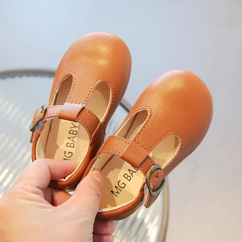 Size 1530 Baby Toddler Girl Shoes School Children Tstrap Mary Jane Flats Girls Soft Leather Shoes Pink Black Brown White 251021
