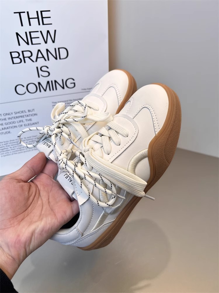 2025Niche design red German training shoes women's new fashion embroidered platform casual sports shoes in early spring