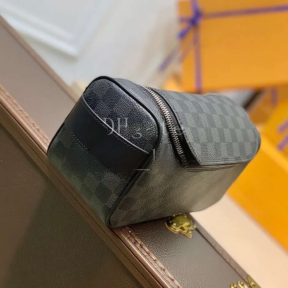 Toiletry Pouch Box designer 26CM handbag Damier Graphite canvas grained leather Cosmetic Bag Mirror quality makeup bag