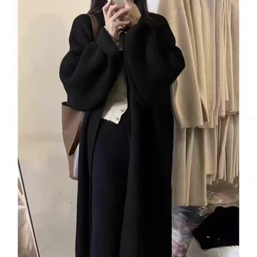 Autumn and winter new women's slim fit knitted cardigan designer elegant and fashionable loose jacket long sleeved jacket