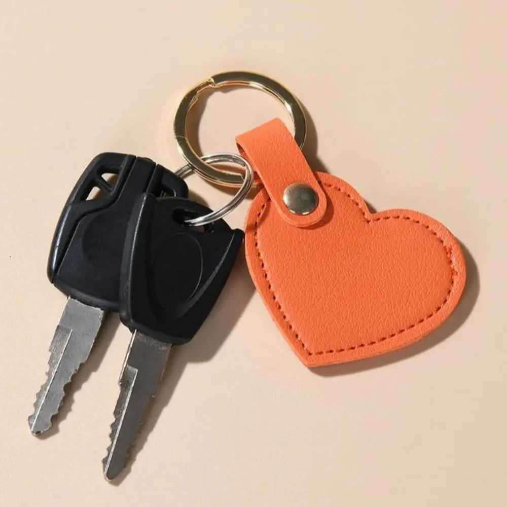 Leather Heart Shape Keychain Colorful Pendant Fashion Simple PU Classic Charm Car Keyring Birthday Gift W251021