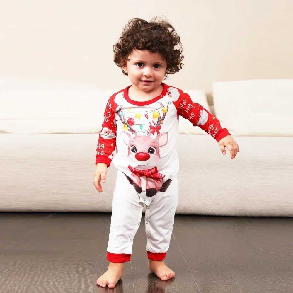 2025 New Family Christmas Pajamas Set All Elk Print Parentchild Matching Outfits Baby Romper Soft Loose Sleepwear Xmas Look Pjs L251021A91O