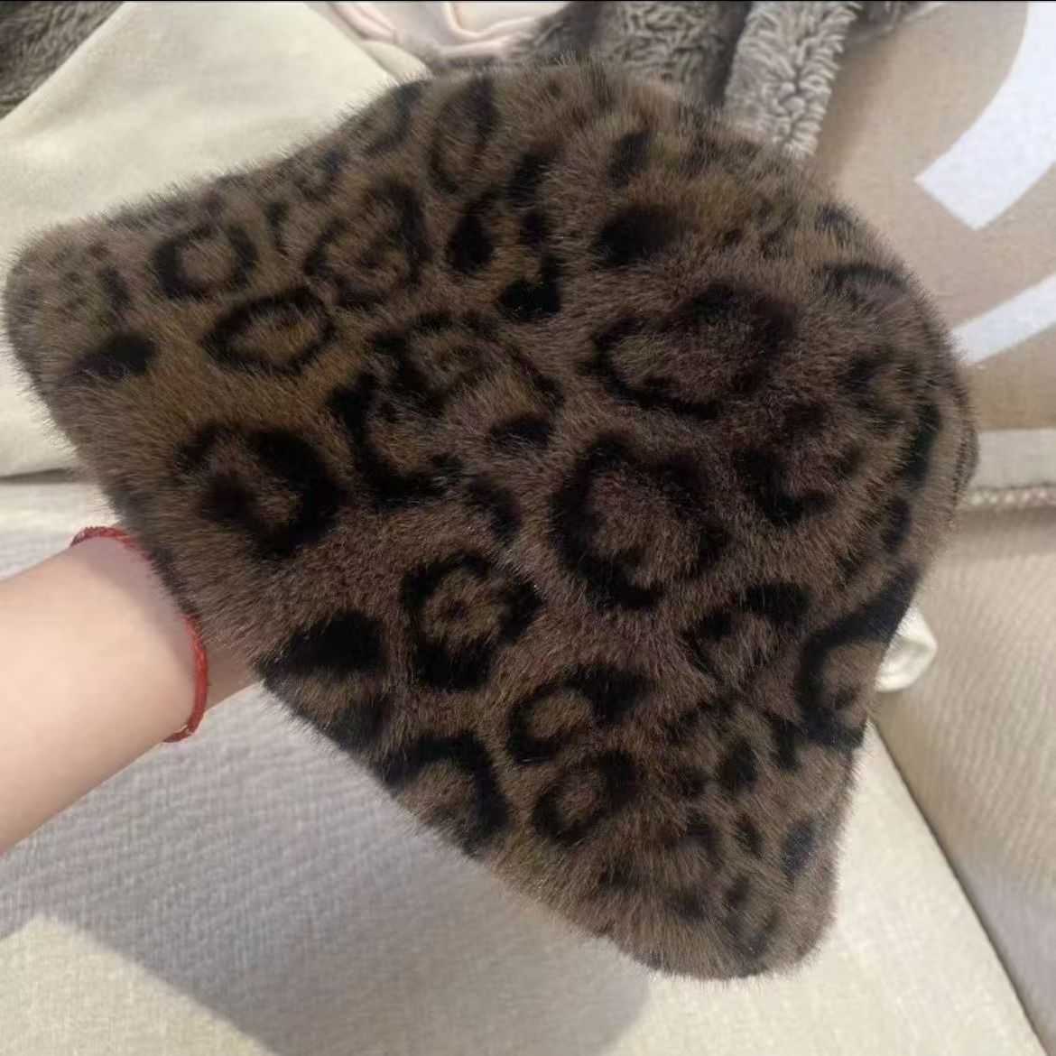 New Trendy Street Style Plush Hat for Women Autumn and Winter Fashion Leopard Print Fisherman Hat Versatile Bucket Hat H251020