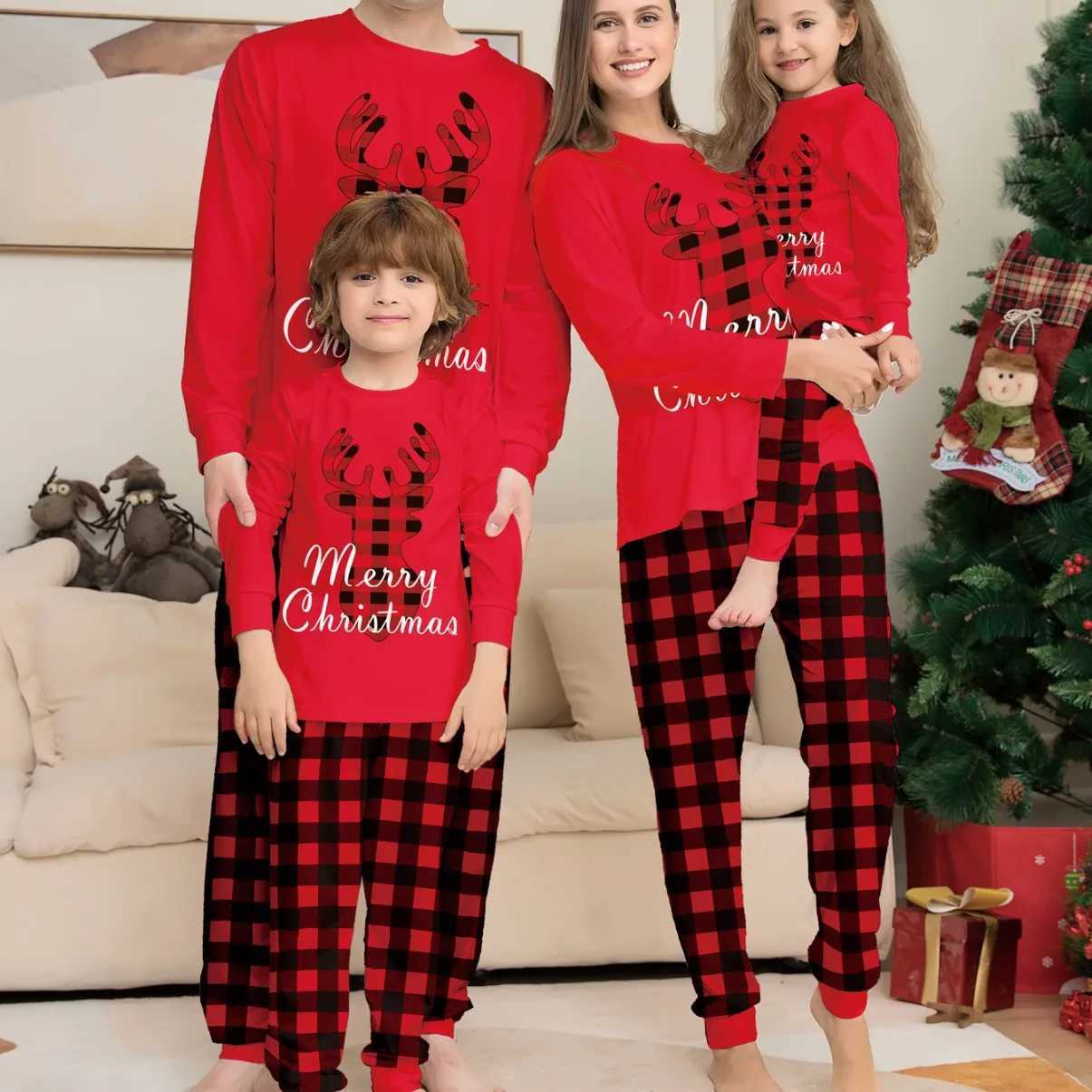 2024 Christmas Family set Dad Mom Kids pajamas set top pants 2 sets baby crawling suit Pet dog clothes home wear L251021VG6G