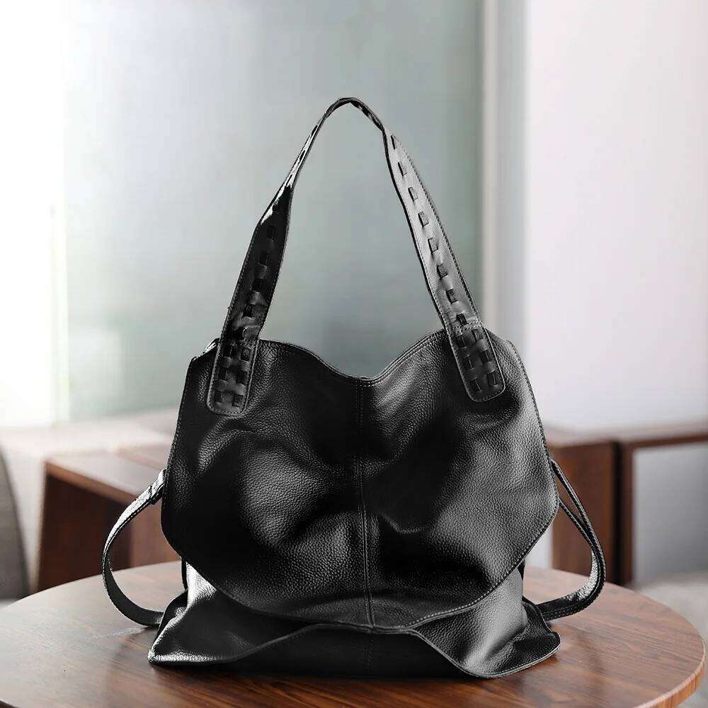 First Layer Cowhide Postman Original Design Large Capacity Personal Vintage Shopping Genuine Leather Shoulder Bag 251021