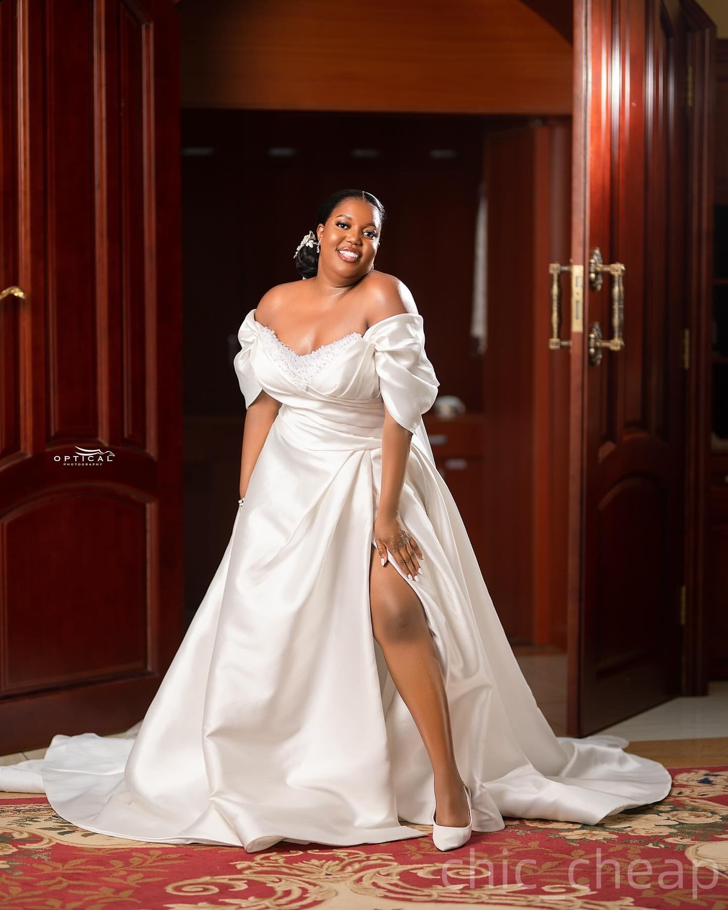 2025 Aso Ebi Plus Size Ivory A-line Mermaid Wedding Dress Pearls Satin High Split Sweetheart Vintage Bridal Gowns Dresses robe de mariee ZHJ044