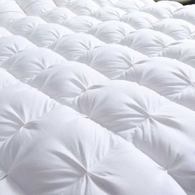 White Goose Down Comforter Warm Winter Thick 3D Bread Bed Blanket Luxury Pinch Pleated Filling for Quilts Single Double Duvet W251021