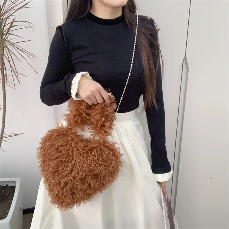 Heartshaped Womens Plush Crossbody Bags Sweet Love Faux Fur Female Shoulder Bag Soft Fluffy Tote Handbags Girls Underarm Bag 251021