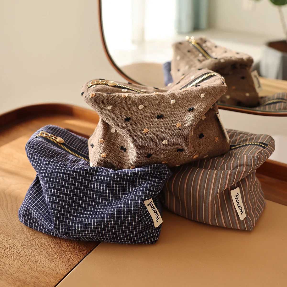 Checkered striped fabric cosmetic bag square threedimensional zipper storage bag travel portable handbag liner bag makeup bagW251021