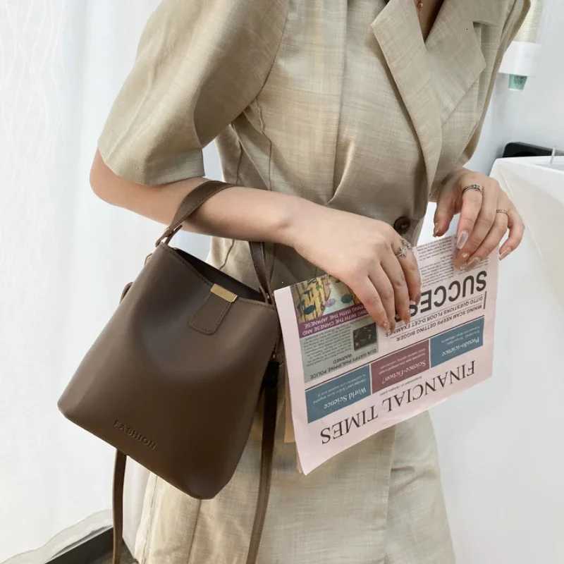 Women PU Leather Handbag Casual Tote Bag Lady Messenger Shoulder Bag Brand Design Female Totes Black Crossbody Bags for WomenXJ251021