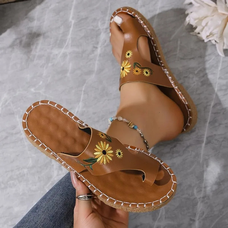 Brown Embroidered Chinese Style Womens Sandals Toe Flat Slippers Casual Versatile Beach Shoes Comfortable Footwear 251011