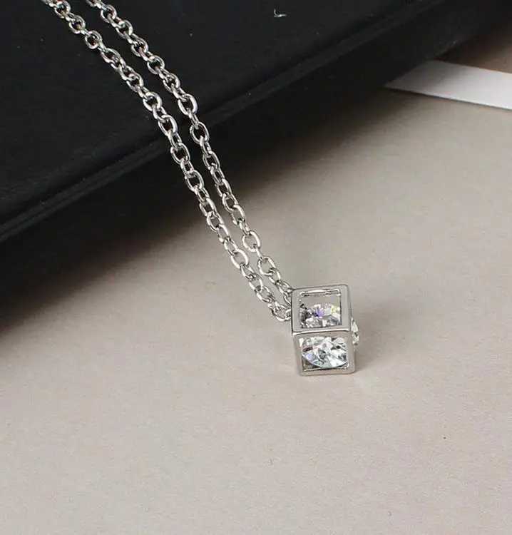 Fashionable Love Cube Threedimensional Necklace Shiny Charm Rhinestones Small Box Short Clavicle Chain Maxi Necklace Pendants1 D251021