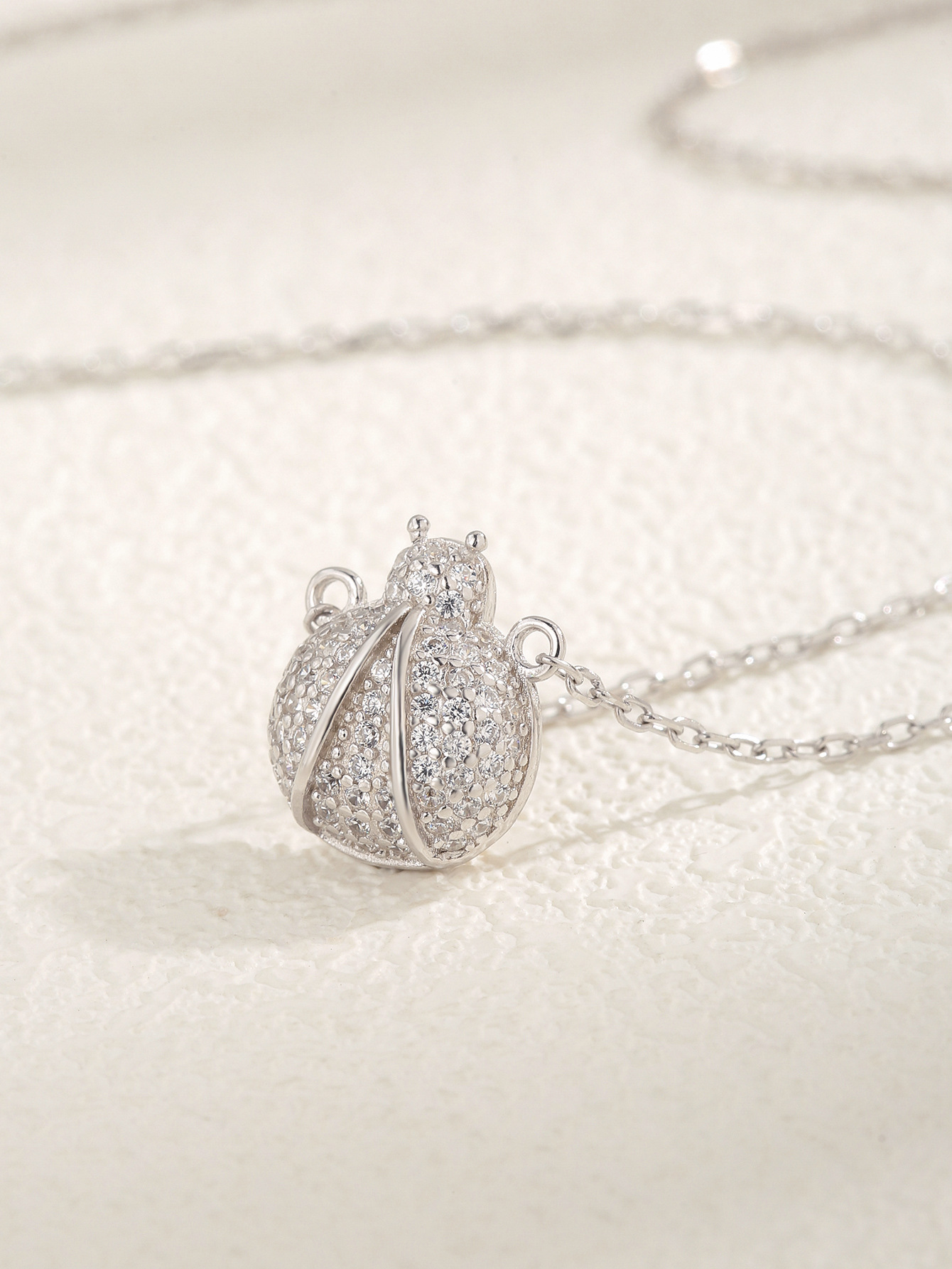 Necklace for women S925 sterling silver necklace with four leaf clover zircon for women's temperament simple seven star ladybug pendant collarbon