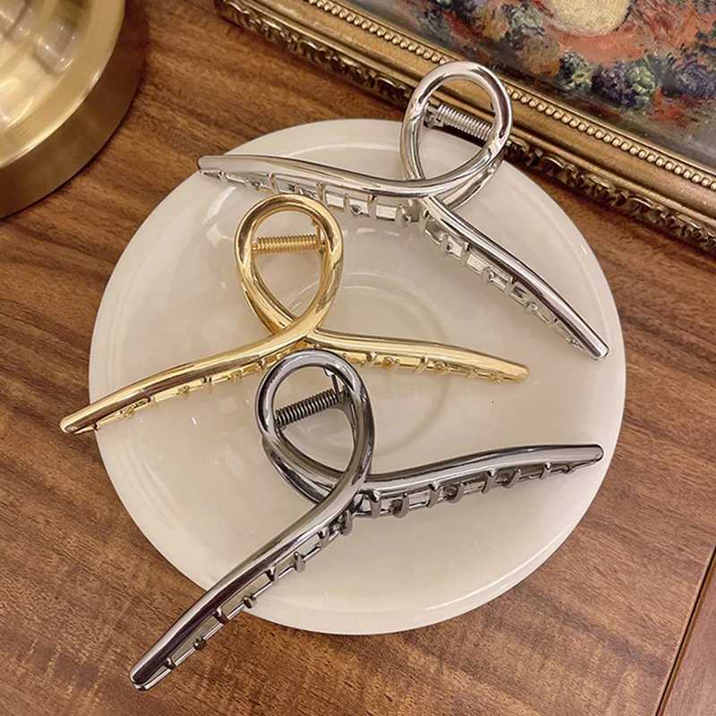 AISHG Large Metal Hair Claw Glossy Grab Clip for Women Ponytail Clip Alloy Cross Hair Clip Hairpin Fashion Girl Hair AccessoriesW254021