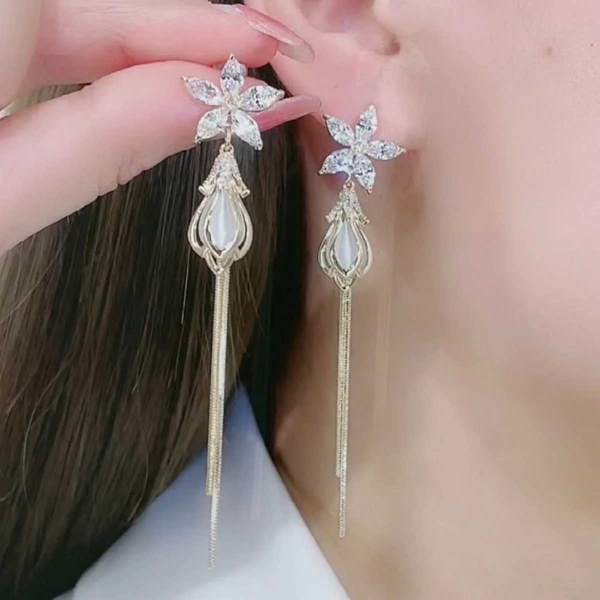 Luxury Zircon Flower Tassel Drop Earrings For Women Exquisite Elegant Shiny Crystal Floral Dangle Earring Wedding Party Jewelry J251021
