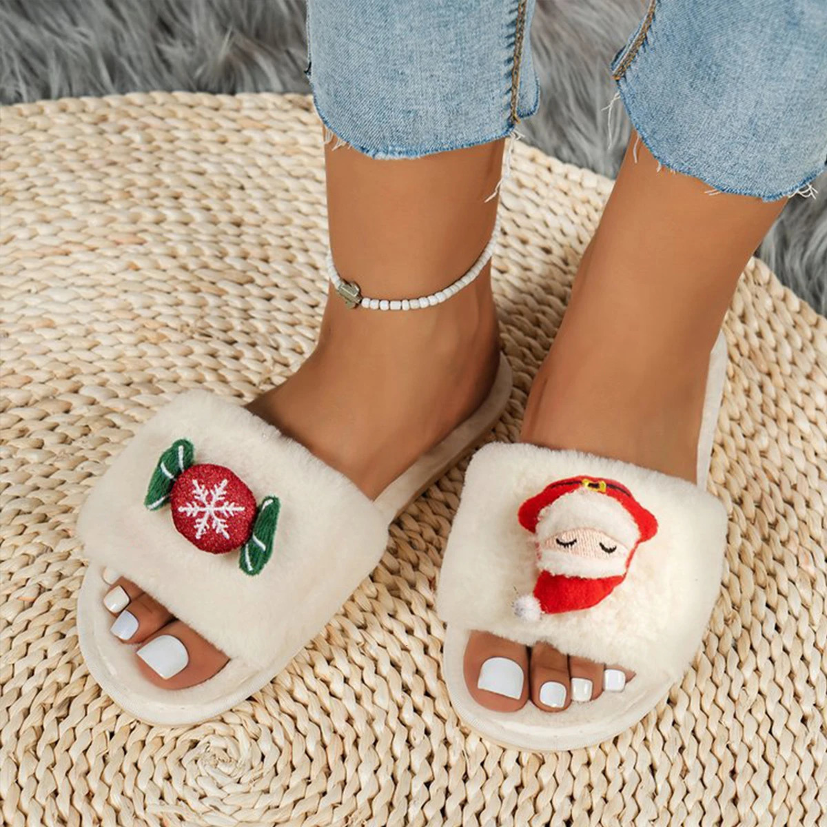 Womens Slippers for Autumn and Winter Cute Cartoon Christmas Candy Warm Indoor Home Slippers OneStrap Slippers 251021
