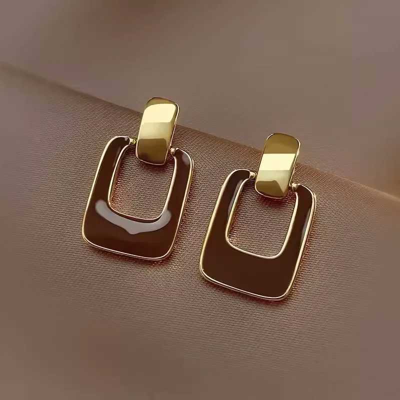 Vintage Hollow Brown Square Drop Earrings for Women Geometry Metal Earrings Trend Classic Womens Wedding Party Jewelry J251021