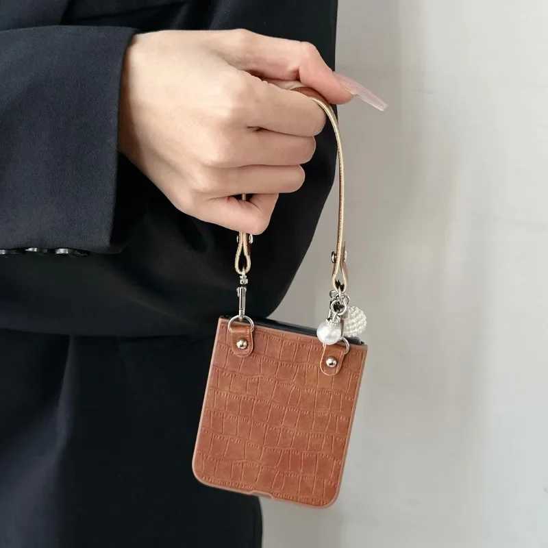 Wrist Strap Alligator Pattern PU Leather Phone Case for Razr 60 Pro 50 Ultra Moto Razr 60 50 Shockproof Cover J251114