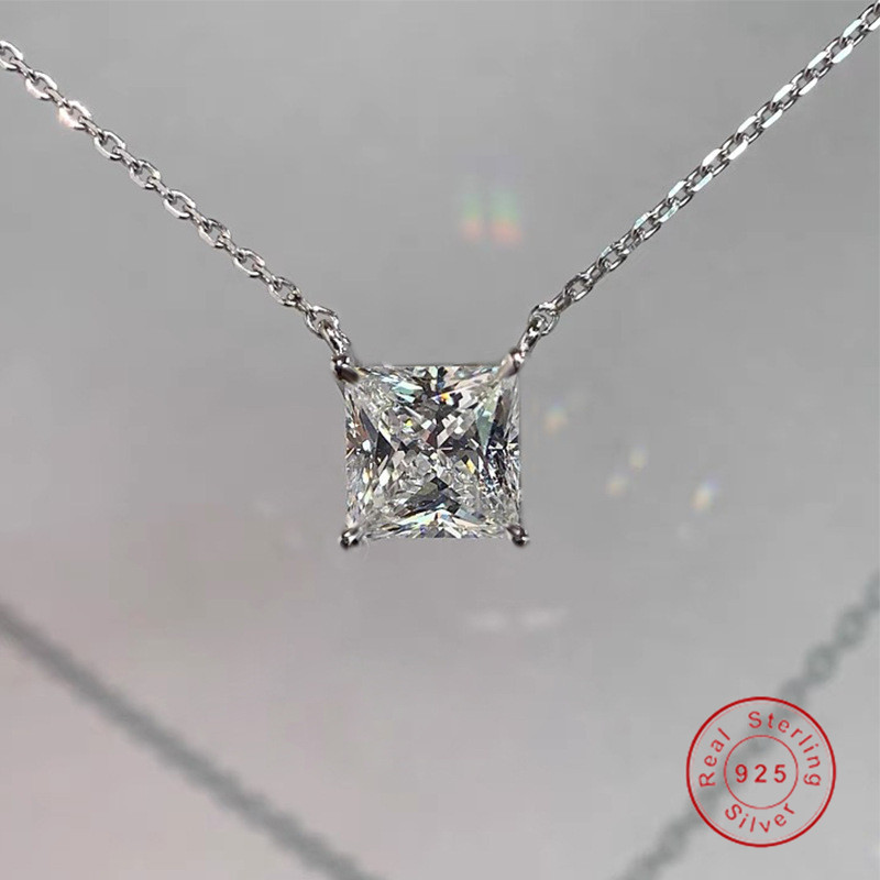 2025 Choucong Sparkling Square Pendant Solitaire Simple Fashion Jewelry Real 100% 925 Sterling Silver Princess Lab Moissanite Diamond Women Clavicle N