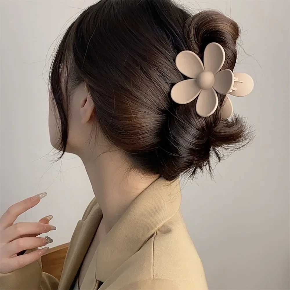 Large Flower Claw Clips For Women Fashion Hair Claw Hair Clamps Girls Matte Hairpins Sweet Headwear Barrette Hair AccessoriesW254021
