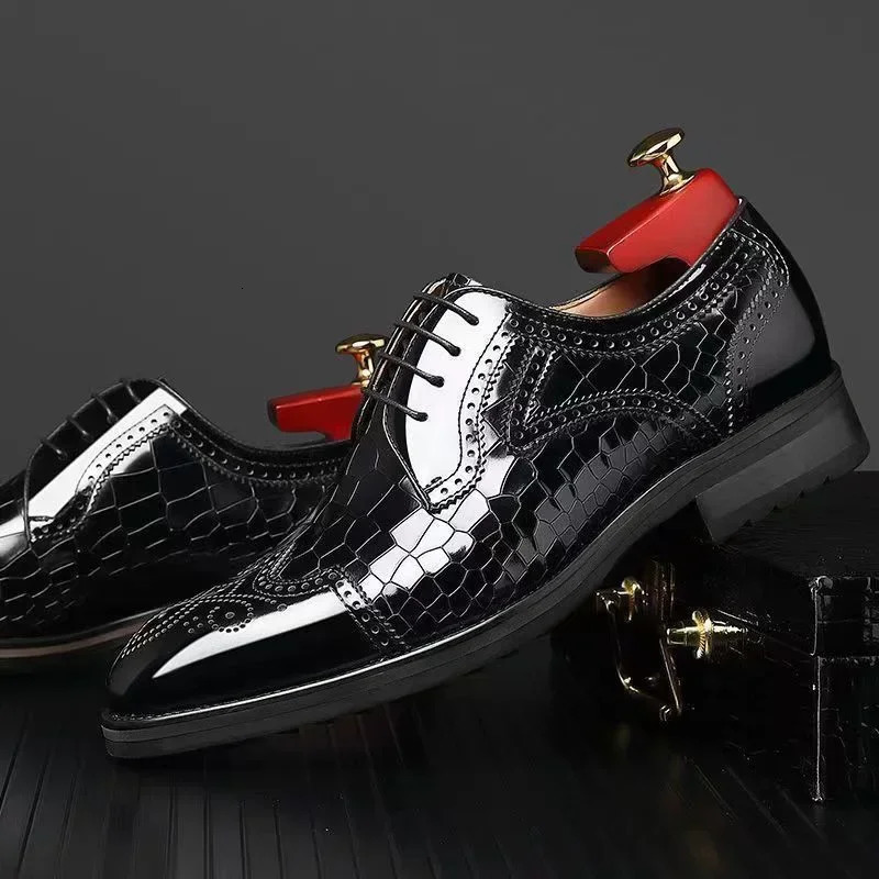Fashion Men Oxfords Shoes High Quality Pointed Wedding Shoes for Men Brogue Dress Shoes Office Gentleman Man Flats 3848 251021