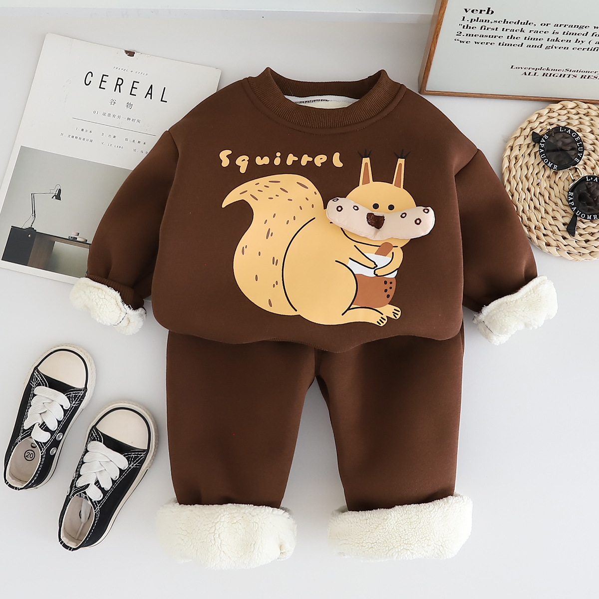 2025 Boys Cartoon Print Fleece-Lined Hoodie Set, Thickened Thermal Winter Outfit 2-Piece, Cozy Joggers for Toddlers
