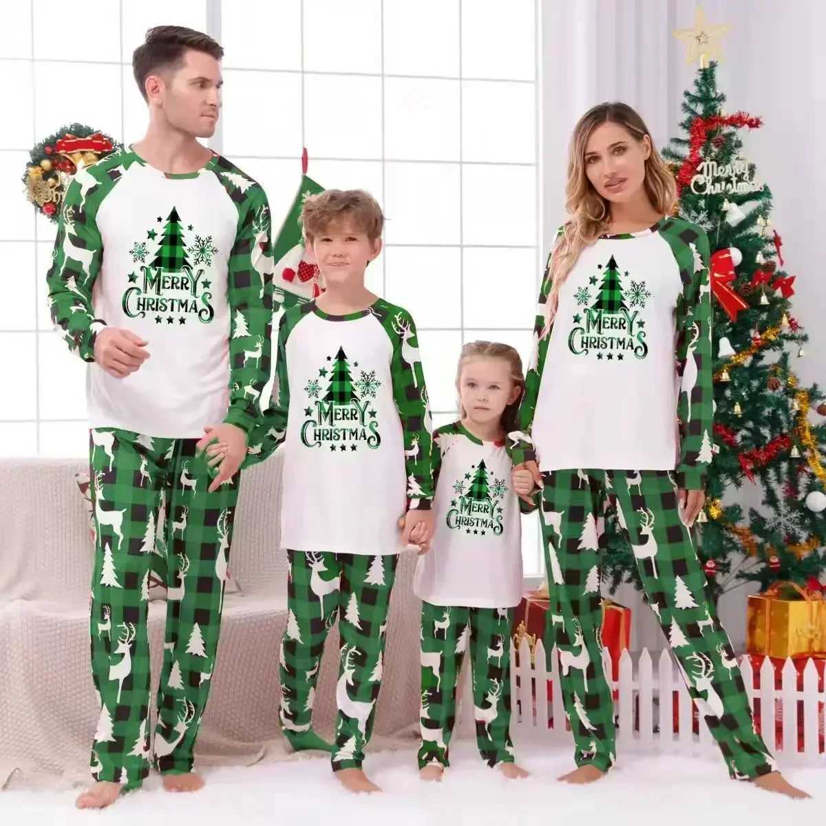2025 Winter Family Matching Outfits Green Print Christmas Pyjamas Set Women Men Boys Girls 2 Pieces Suit Xmas Look Soft Pajamas L251021VXEM