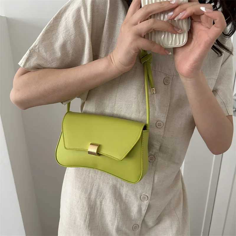New Fashionable Solid Color Leather Womens Crossbody Bag Simple and Versatile Casual Small Square Bag Commuting Shoulder BagsXJ251021