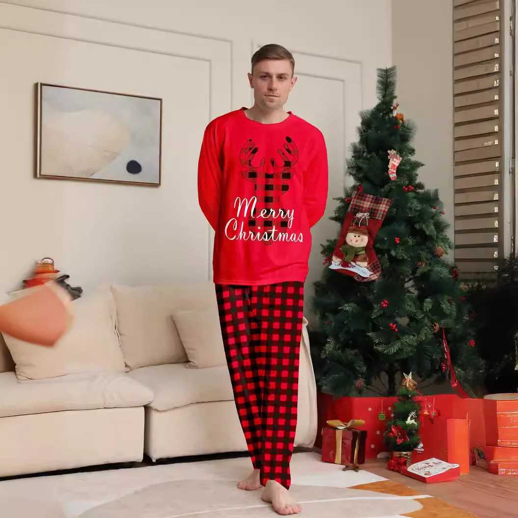 2024 Christmas Family set Dad Mom Kids pajamas set top pants 2 sets baby crawling suit Pet dog clothes home wear L251021VG6G