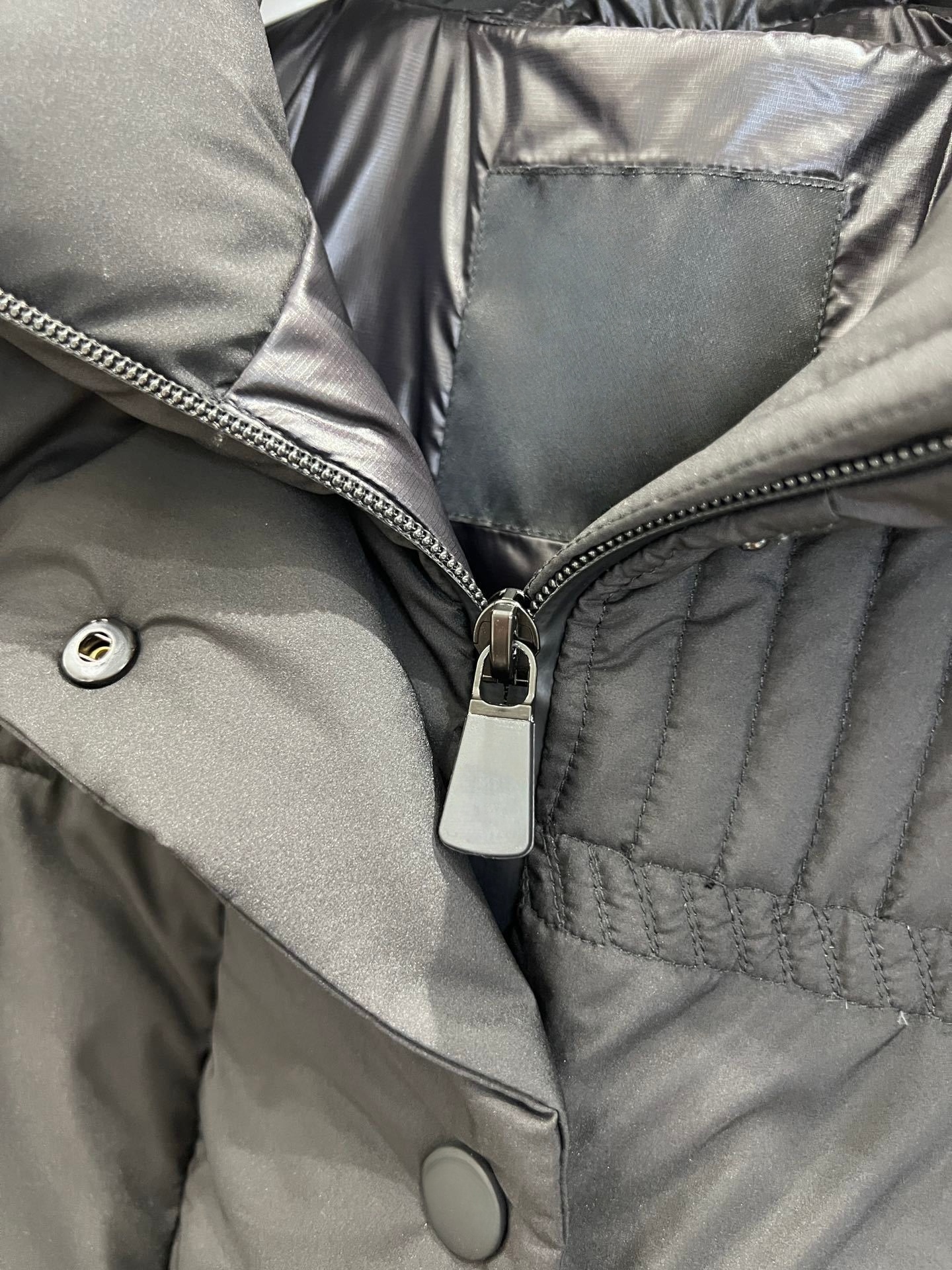 2025 women's slim waist fashion exquisite down jacket