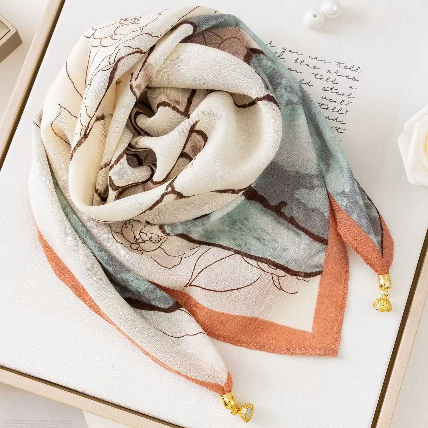 2025 New Plaid Flower Print Scarves With Magnetic Buckle 65cm65cm Square Cotton and Linen Neck Wraps Elegant Bag Handle Bands W251021