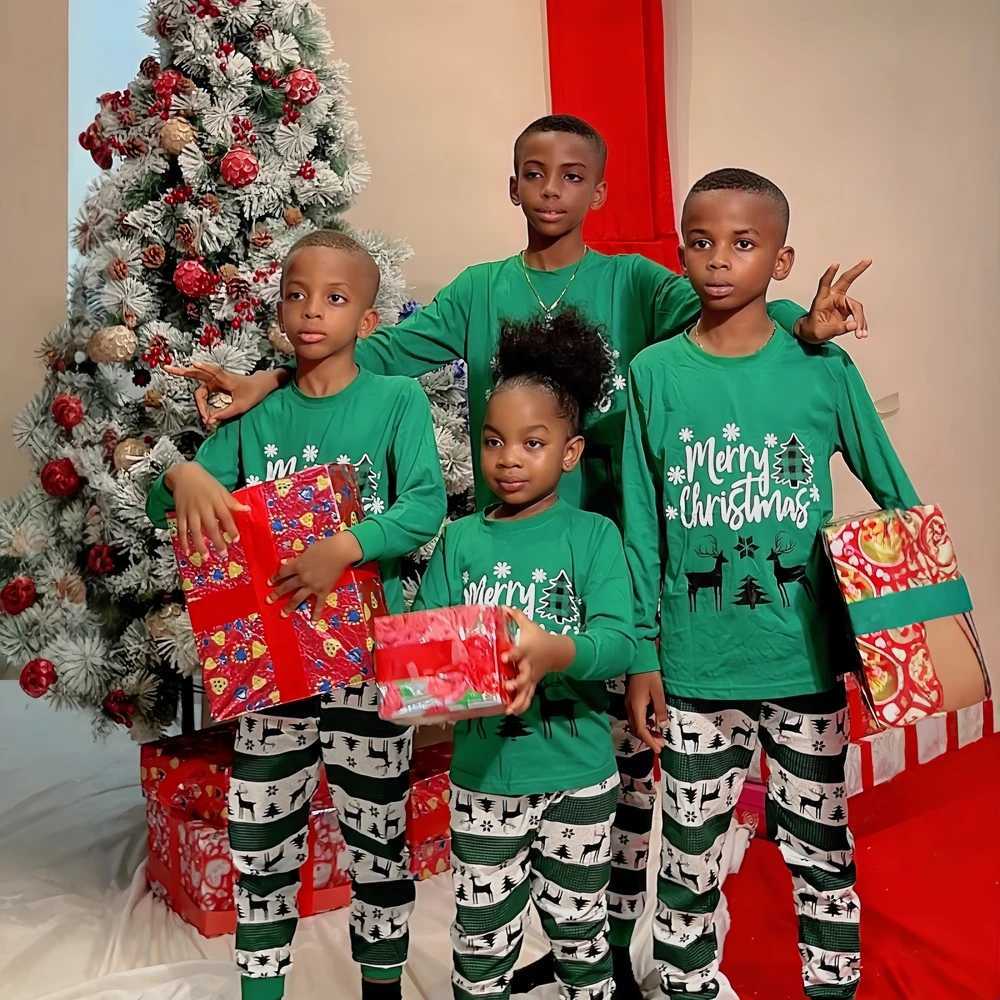 New Fashion Letter Elk Print Cotton Christmas Family Matching Pajamas Set Parentchild New Year Family Look Loungewear Sleepwear L251021E1IO