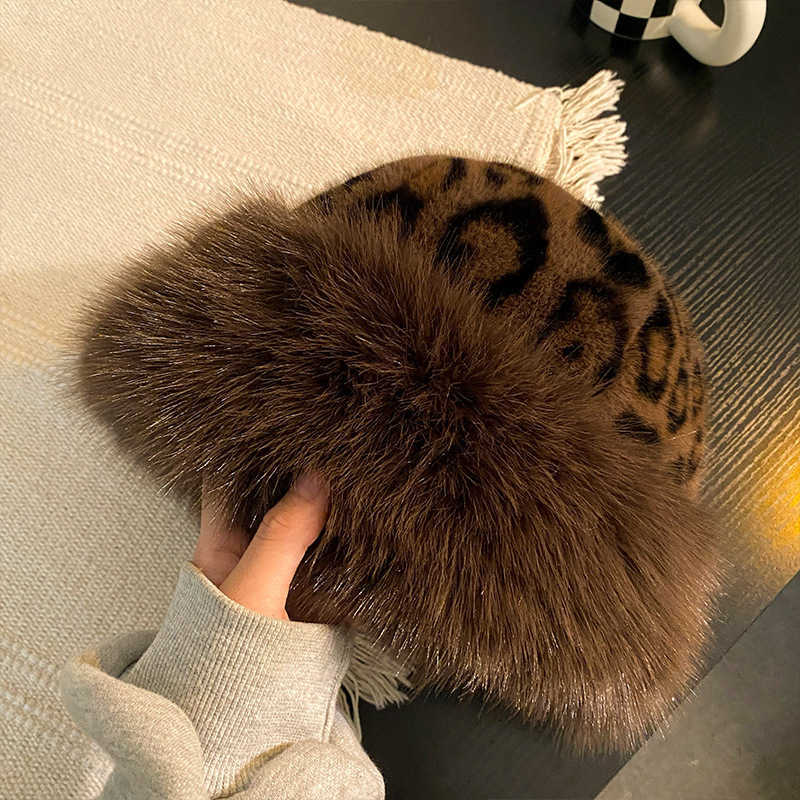 Leopard Print Warm Plush Hat for Women 2024 Autumn Multiseason Thickened Antislip Ear Protection Fisherman Hat Trendy H251020