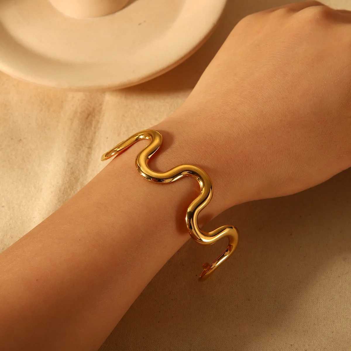 High Quality Cross Line Geometric Stainless Steel Gold Plated Open Simple Big Hollow Bangles Bracelet For Women Girls J251021
