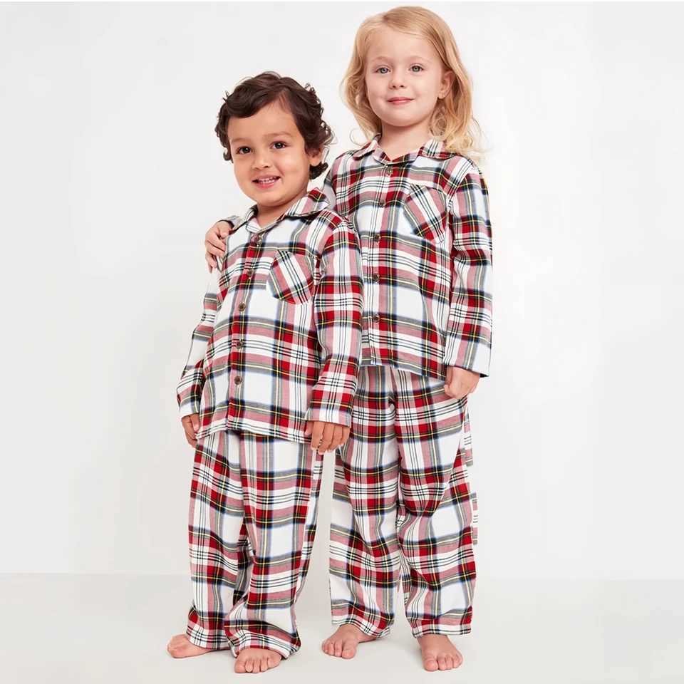 New Year Family Clothes 2025 Fahion Plaid Cotton Baby Romper Dad Mom Kids Family Matching Pajamas Set Sleepwear Home Loungewear L2510218XMZ