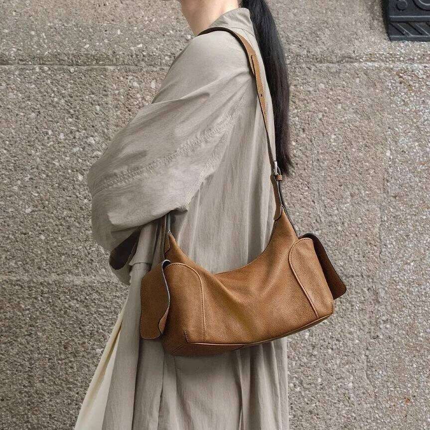 Toast-Shaped Casual Crossbody Shoulder Bag Commuting Tote For Women Soft, Spacious, Minimalist Vintage Style 251021