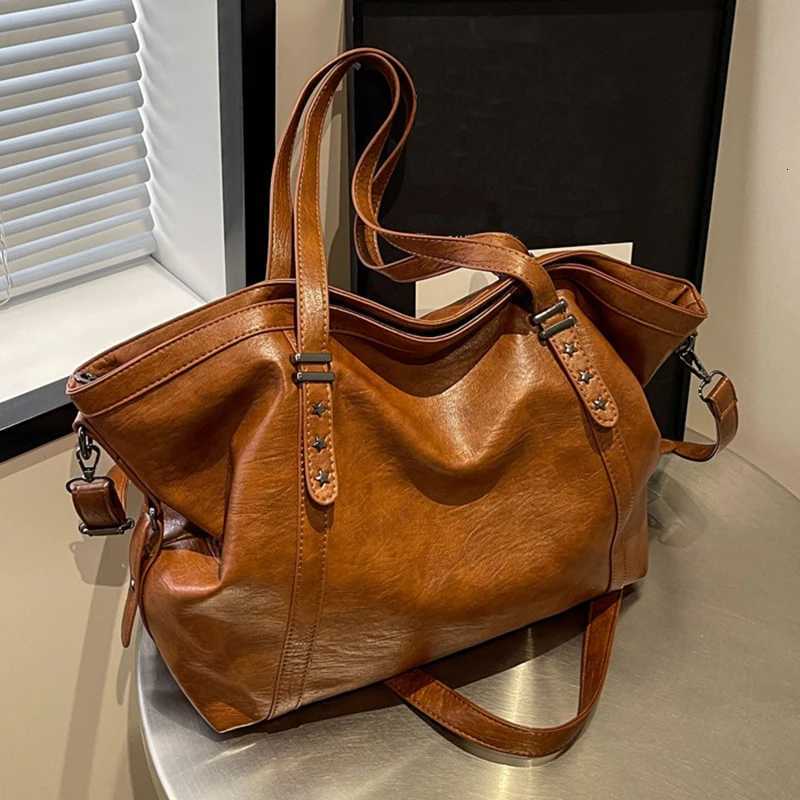 Simple and exquisite retro classic style womens crossbody bag trendy practical lightweight and versatile womens bag Z251018