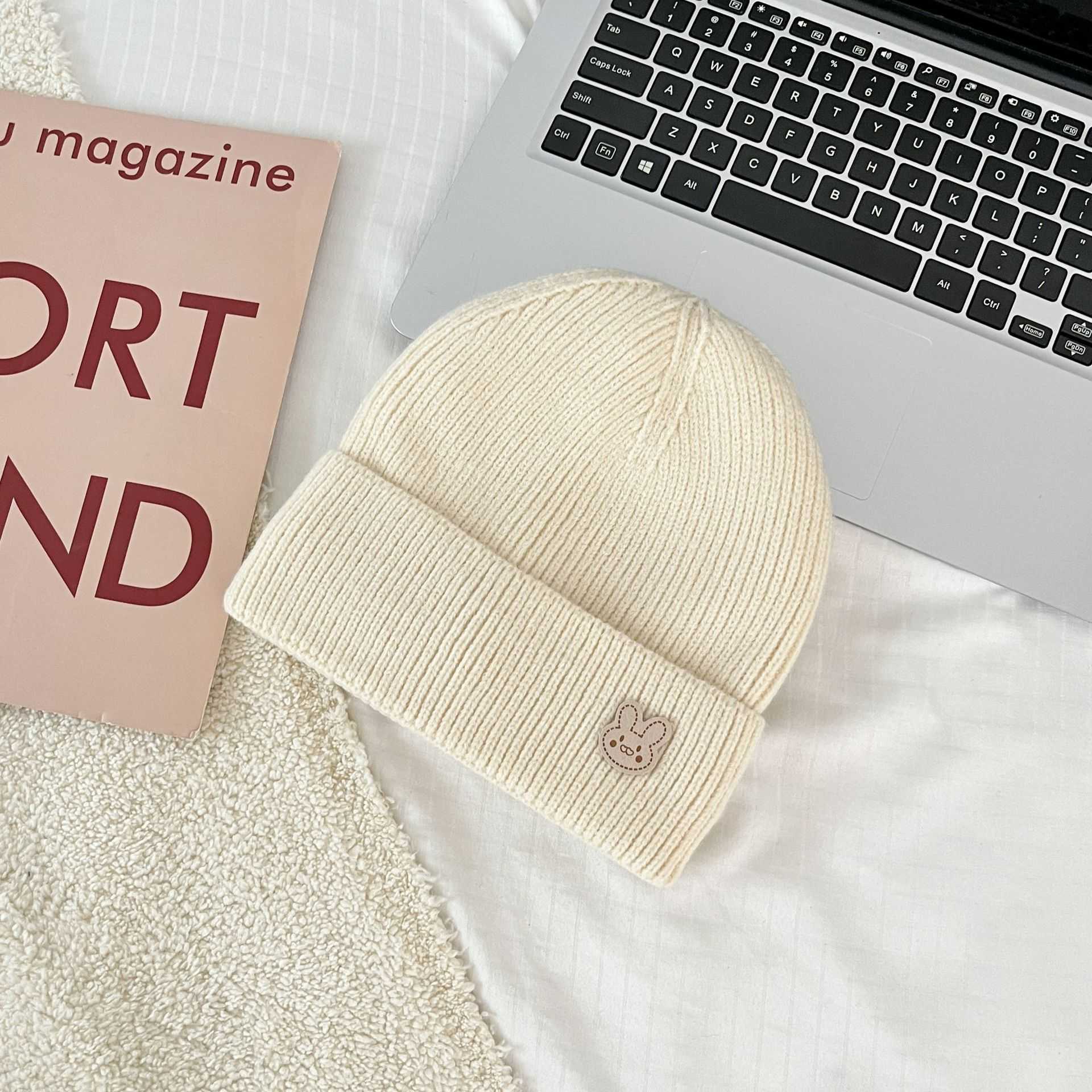 Style Cute Rabbit Label Knitted Hat for Women Fleecelined Thickened Wool Hat with Letter Label Unisex H251020