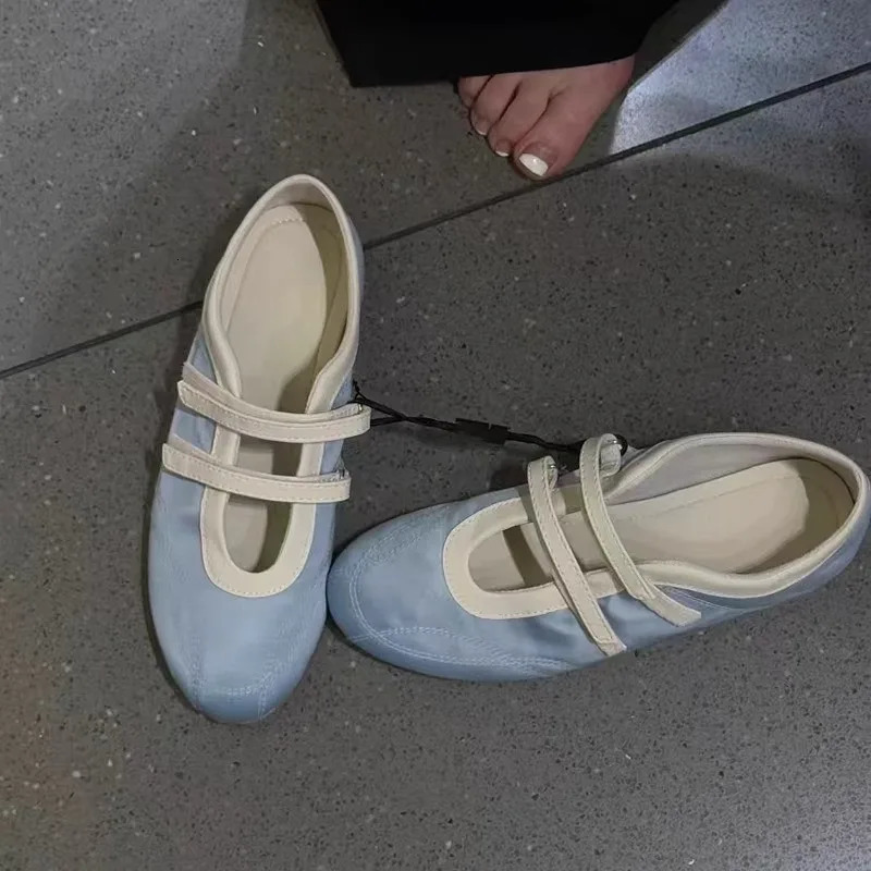 2025 Vintage Ballet Flats Women LowCut Round Toe Wide Width Flat Sole Fashion Versatile Casual Solid Color Shoes 251021