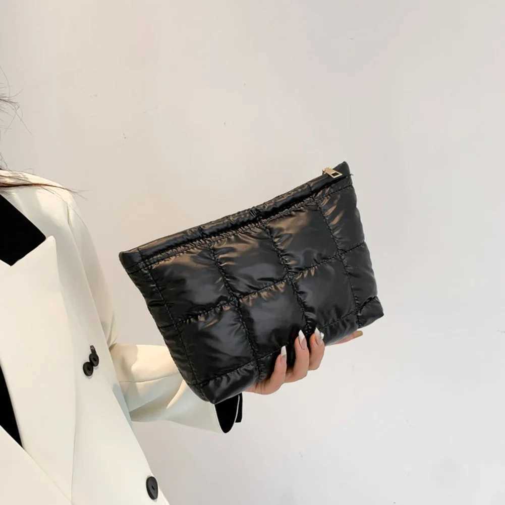 Women Cosmetic Bag Padded Quilted Makeup Storage Bag Large Capacity Makeup Organizer Bags Solid Color Travel Cosmetic BagsW251021