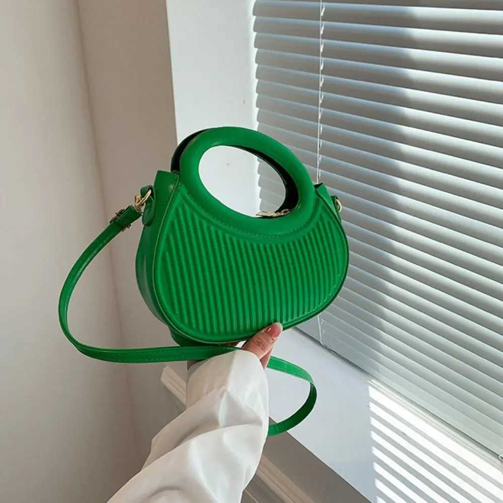 Fashion Women Shoulder Bag Armpit Bag Design Underarm Bag Pleated Saddle Bag Solid Color Messenger Bag Purse HandbagsXJ251021