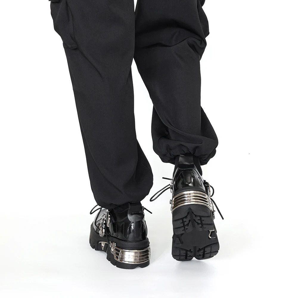 2025 Men and Women Vintage Rock Couple Shoes Dark Punk Leather Retro Boots Metal Niche Unisex Single Platform Shoes251020